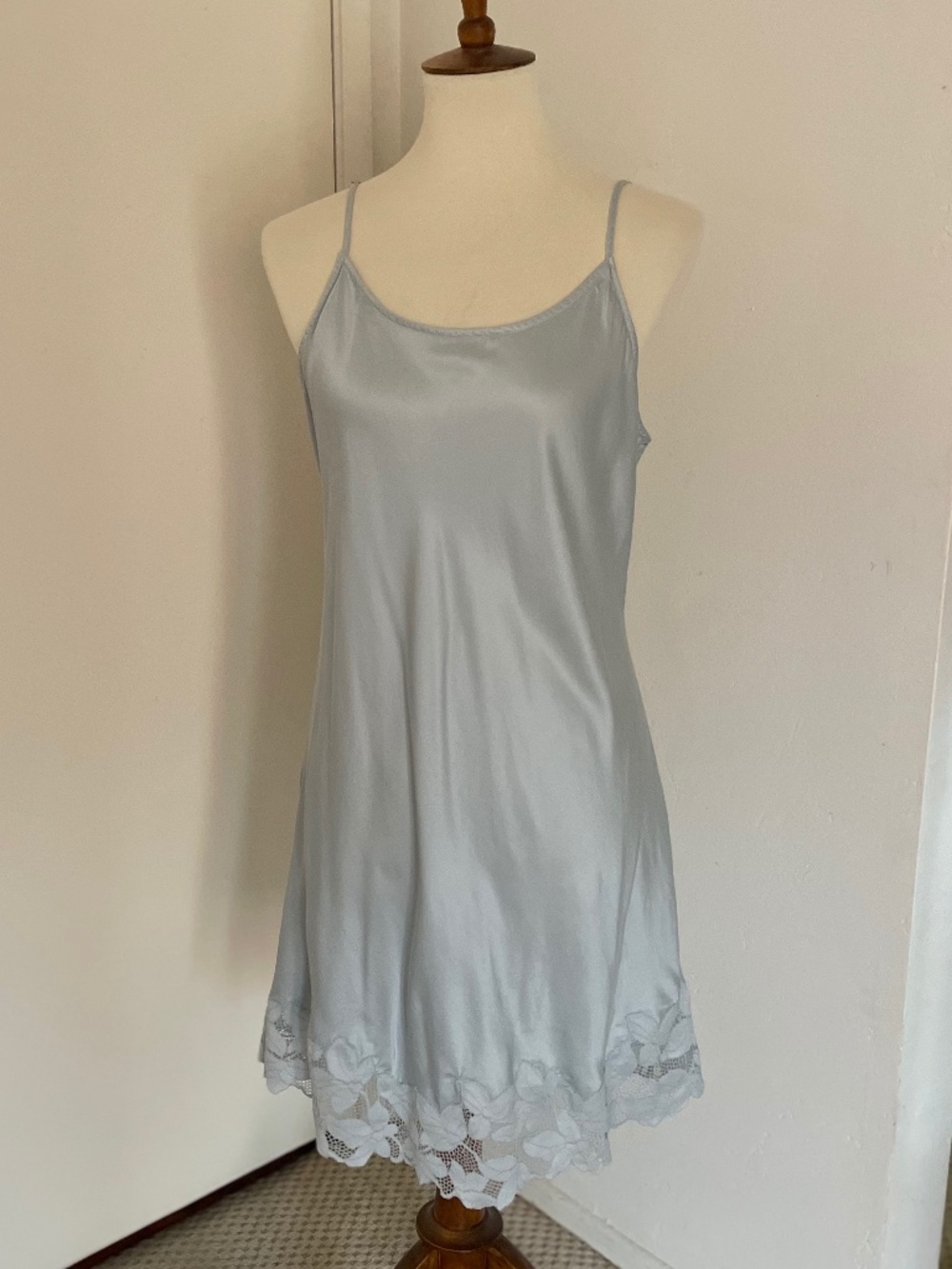 Ginia Leila Chemise, XL, Like New, Color: "Ice" or Baby Blue, Silk Blend